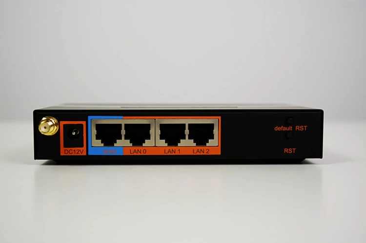 Dinstar - uc2000-va B.jpg