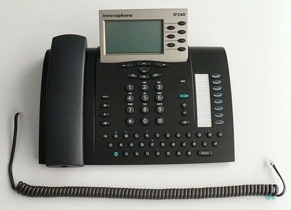 innovaphone-ip240_01.jpg