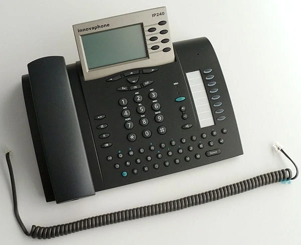 innovaphone-ip240_02.jpg