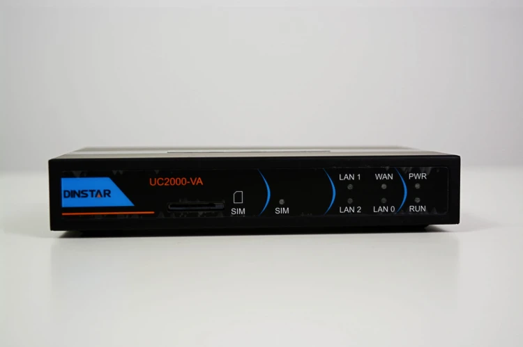 Dinstar - uc2000-va A.jpg