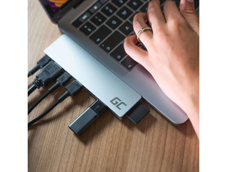 adapter-green-cell-hub-connect60-8w1-thunderbolt-3-usb-c-hdmi-3x-usb-30-do-apple-macbook-air-2018-pro-2016-i-nowszych (2).jpg